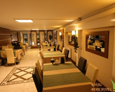 Van-Royal Berk-3.jpg